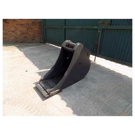 reversible bucket for excavators